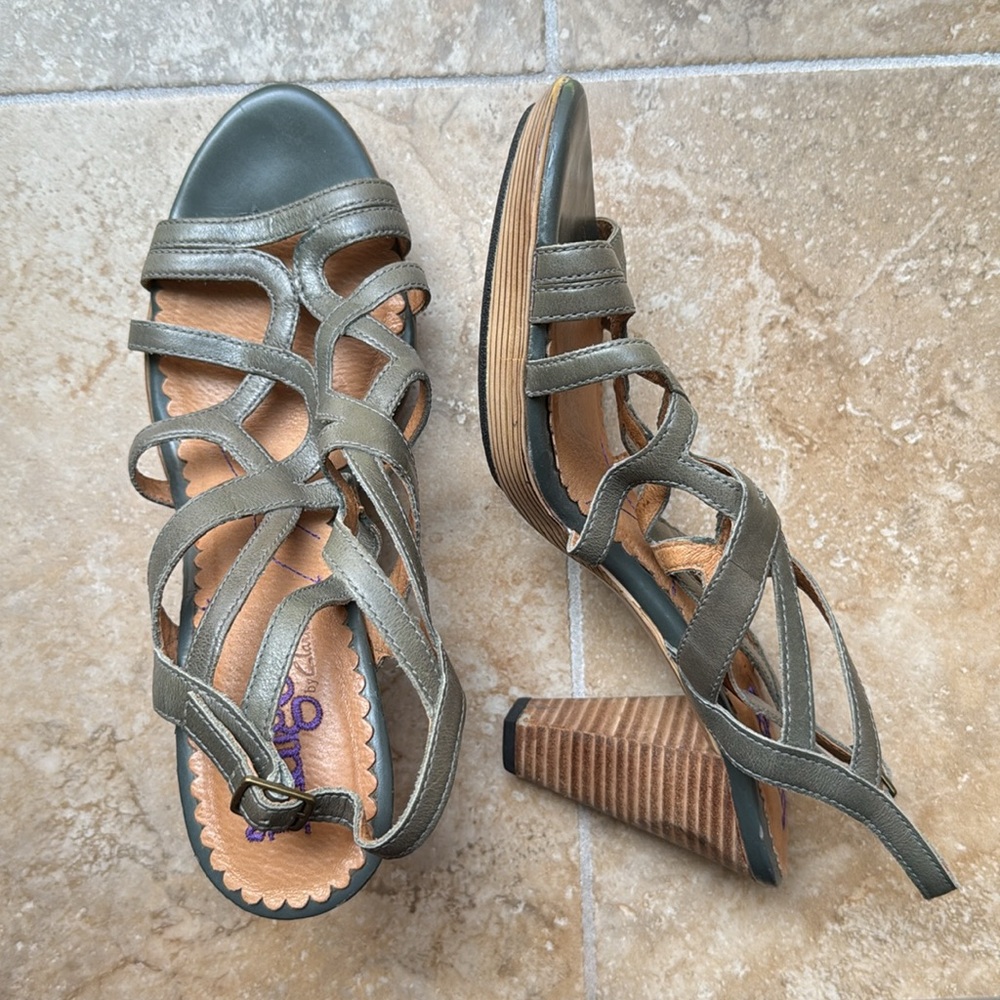Indigo by Clarks Olive Green Leather Strappy Stacked Heel Sandals Size 10 EUC